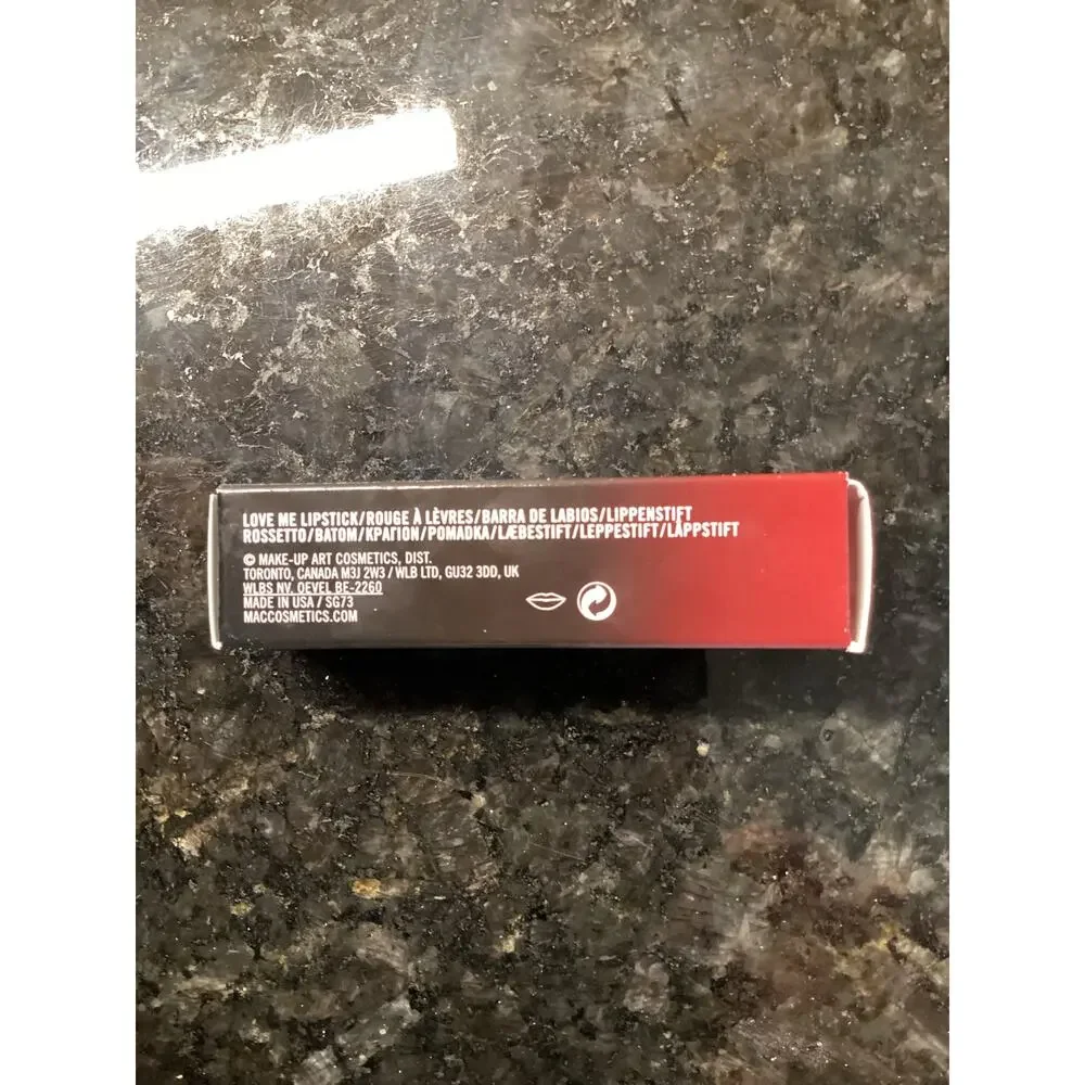Mac Love Me Lipstick Full 0.1 Oz/3g‎ 423 E for effortless makeup